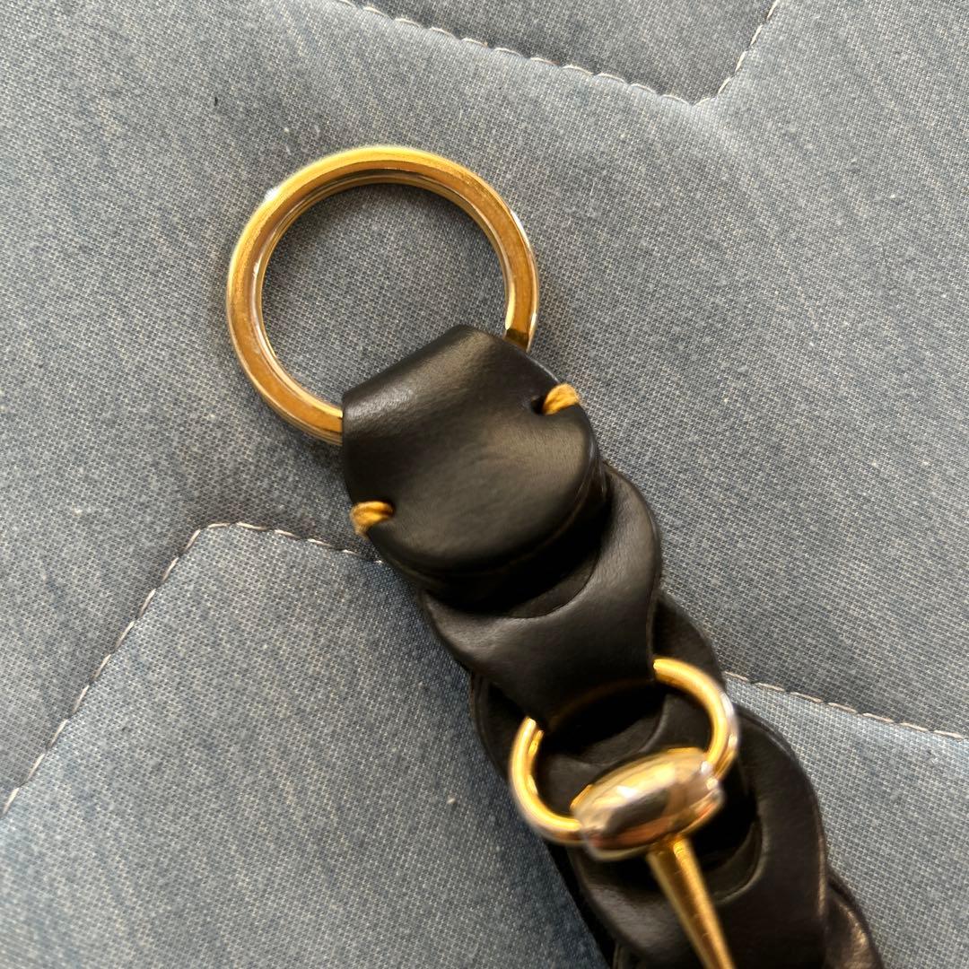 ほぼ未使用 il micio イルミーチョ レザーキーホルダー メッシュ