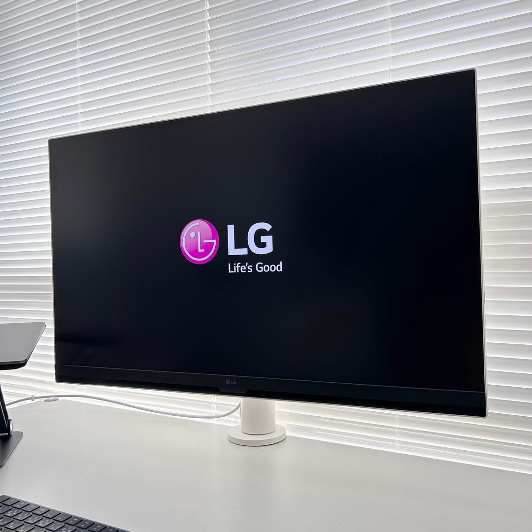 31.5インチ LG MyView Smart Monitor（エルゴアーム）