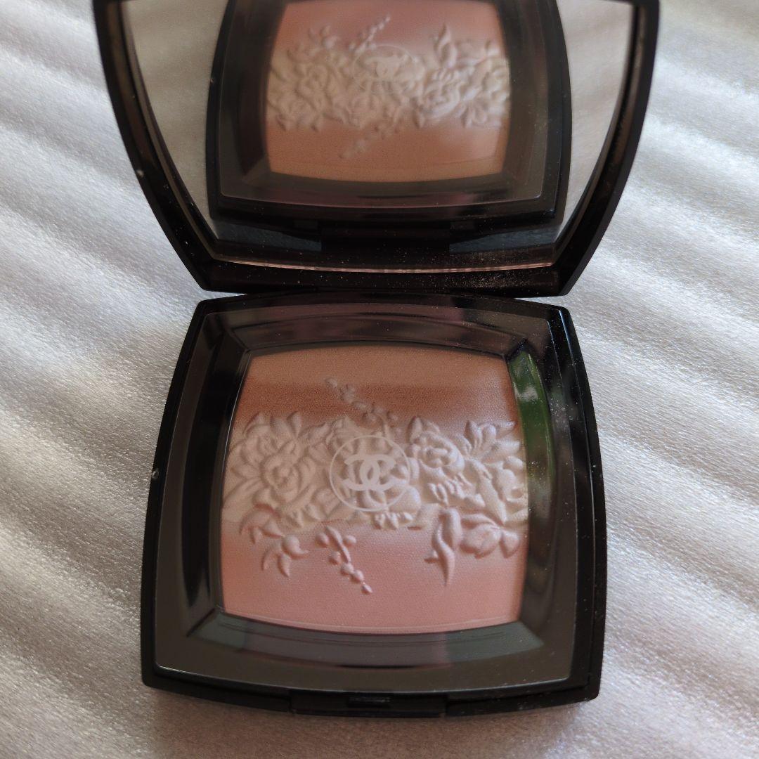 Chanel フェイスパウダー ピンク系