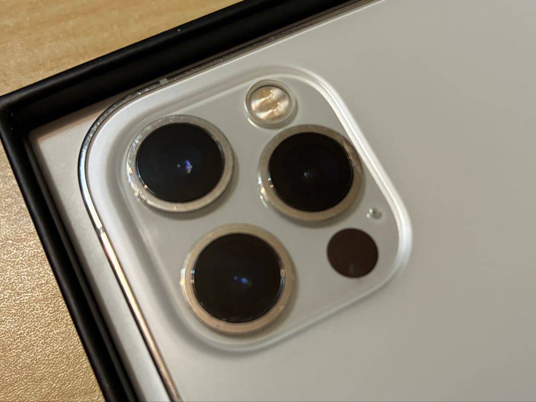 Apple iPhone 12pro 256GB バッテリー76%