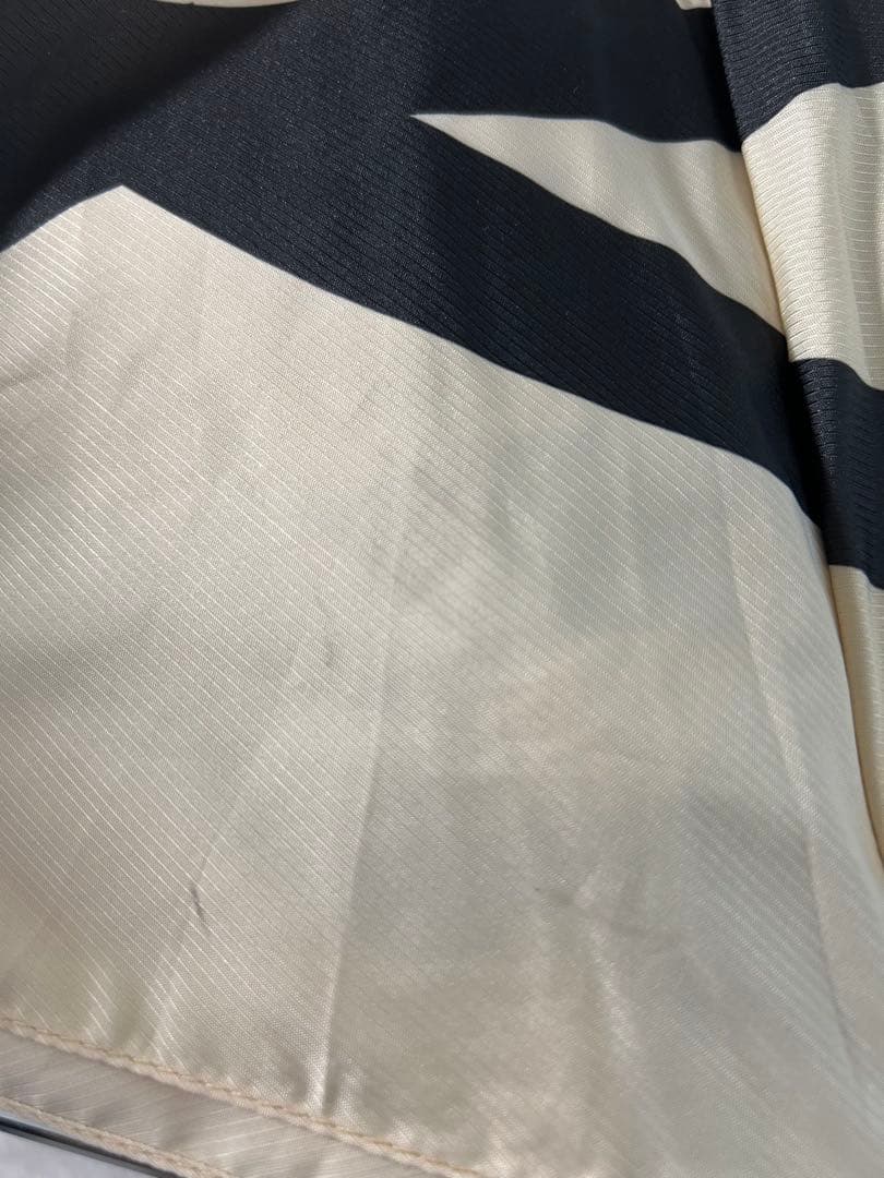 美品！CHANEL 折りたたみ傘 カメリア　ホワイト