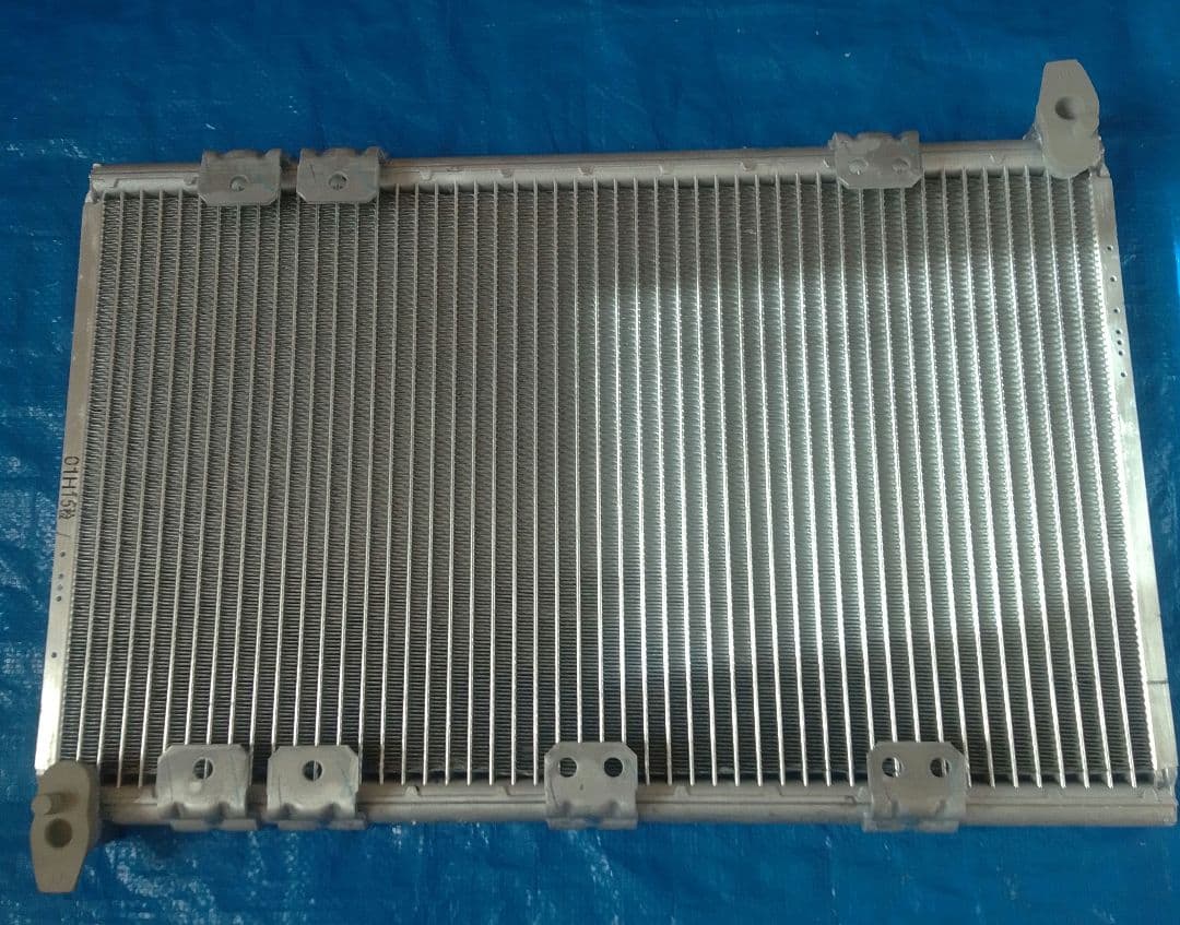 の*ん様 【新品未使用】イスズ純正 エアコンコンデンサー