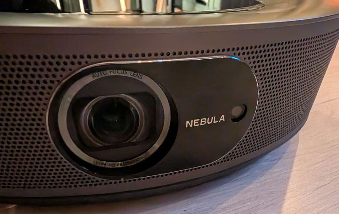 Nebula Cosmos 本体、リモコンあり