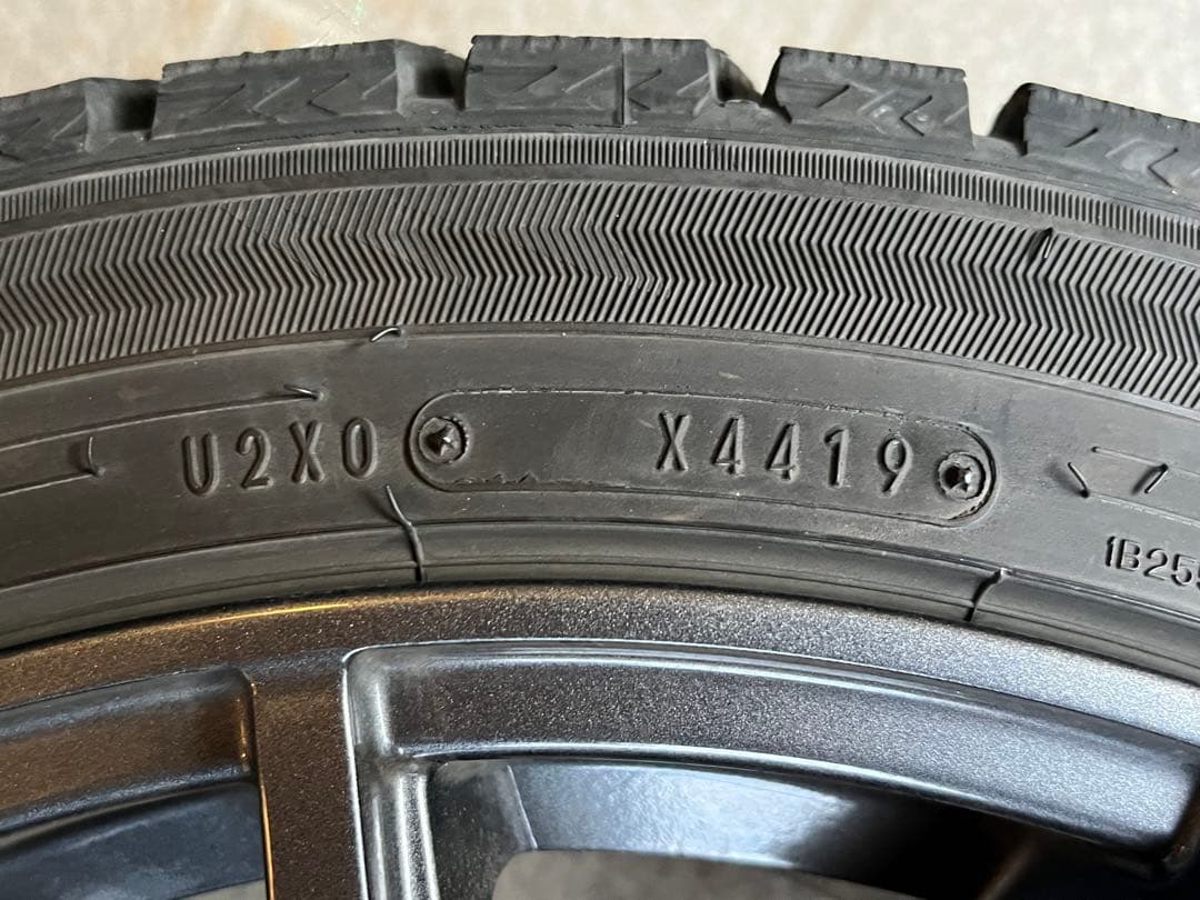 18インチVELVA BLACK DUNLOP WINTER MAX WM02