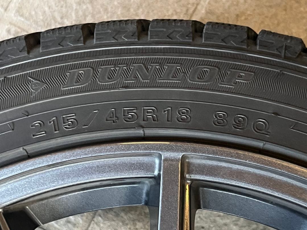 18インチVELVA BLACK DUNLOP WINTER MAX WM02