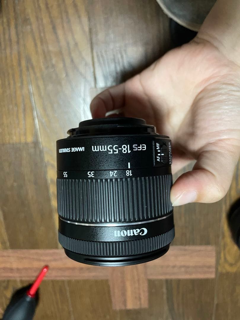 Canon EOS Kiss X10デジタル一眼レフ　標準、単焦点レンズ付き