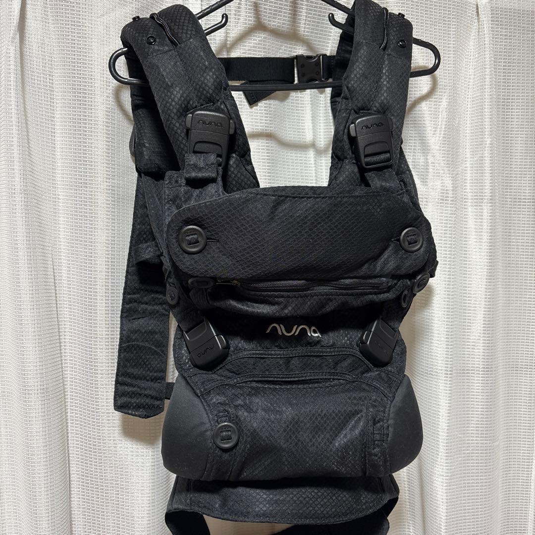 【美品】nuna ベビーキャリア カドル クリック（ナイト） 抱っこ紐