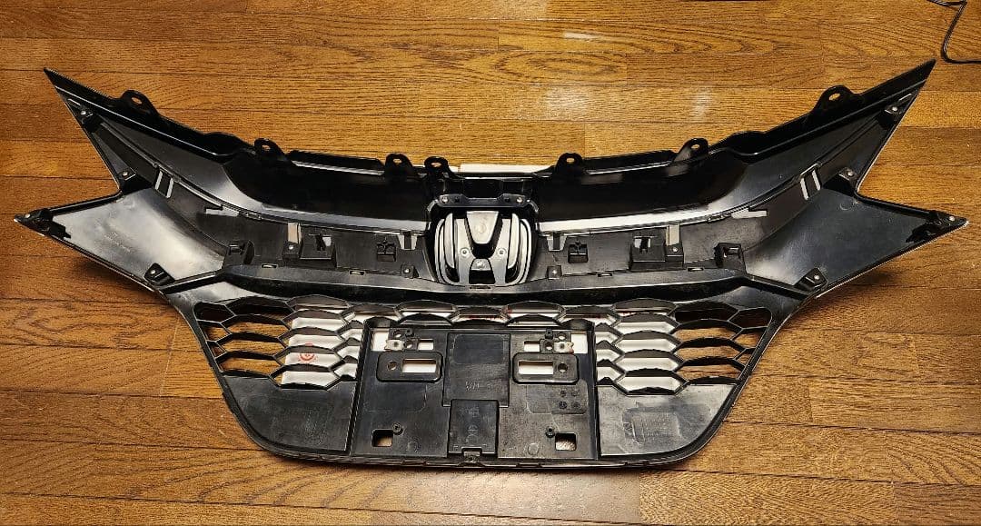 希少 ホンダ ヴェゼル 純正オプションフロン トグリル