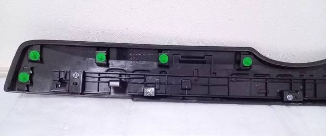 150系プラド 後期純正リアガーニッシュ