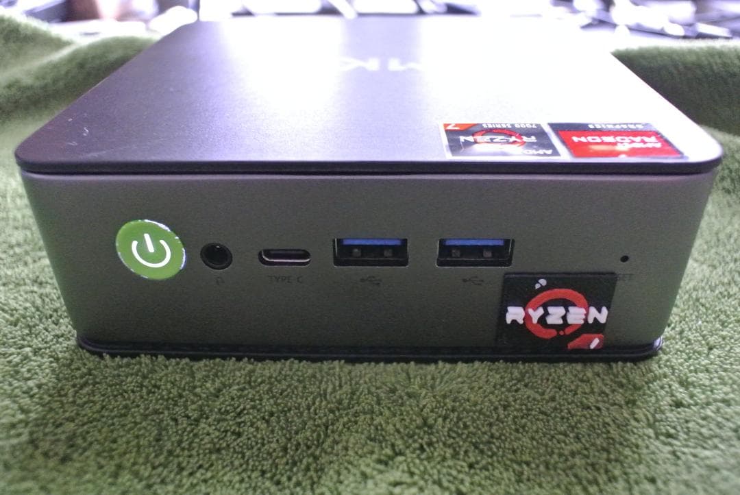 MiniPC NucBox K2（Ryzen7 7735HS,DDR5 8GB）