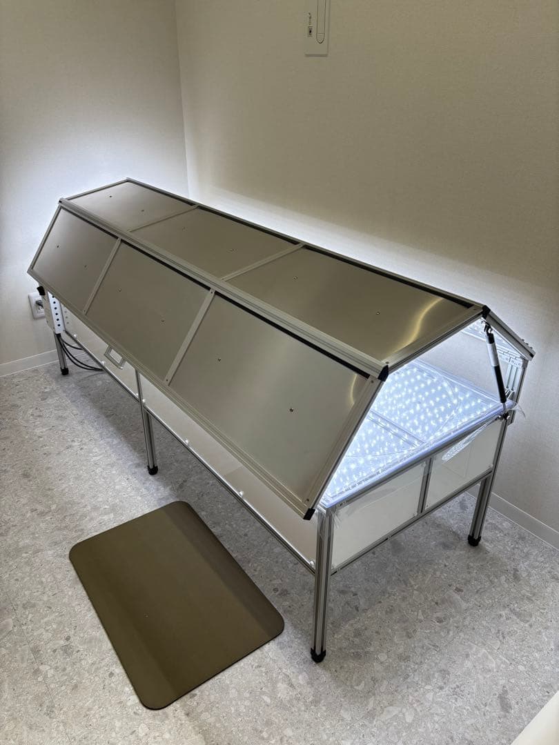 【大幅値下げ】超希少！異なる4色波長の美容LED照射「全身美容マシン」ピラティス