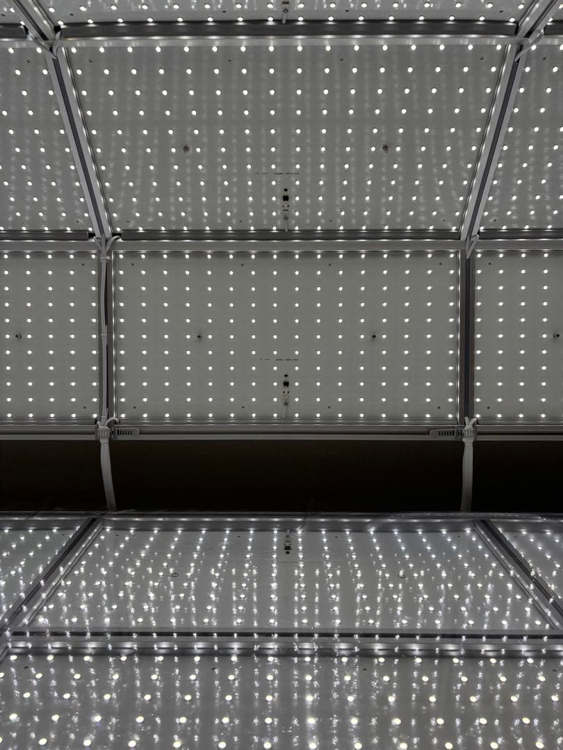 【大幅値下げ】超希少！異なる4色波長の美容LED照射「全身美容マシン」ピラティス