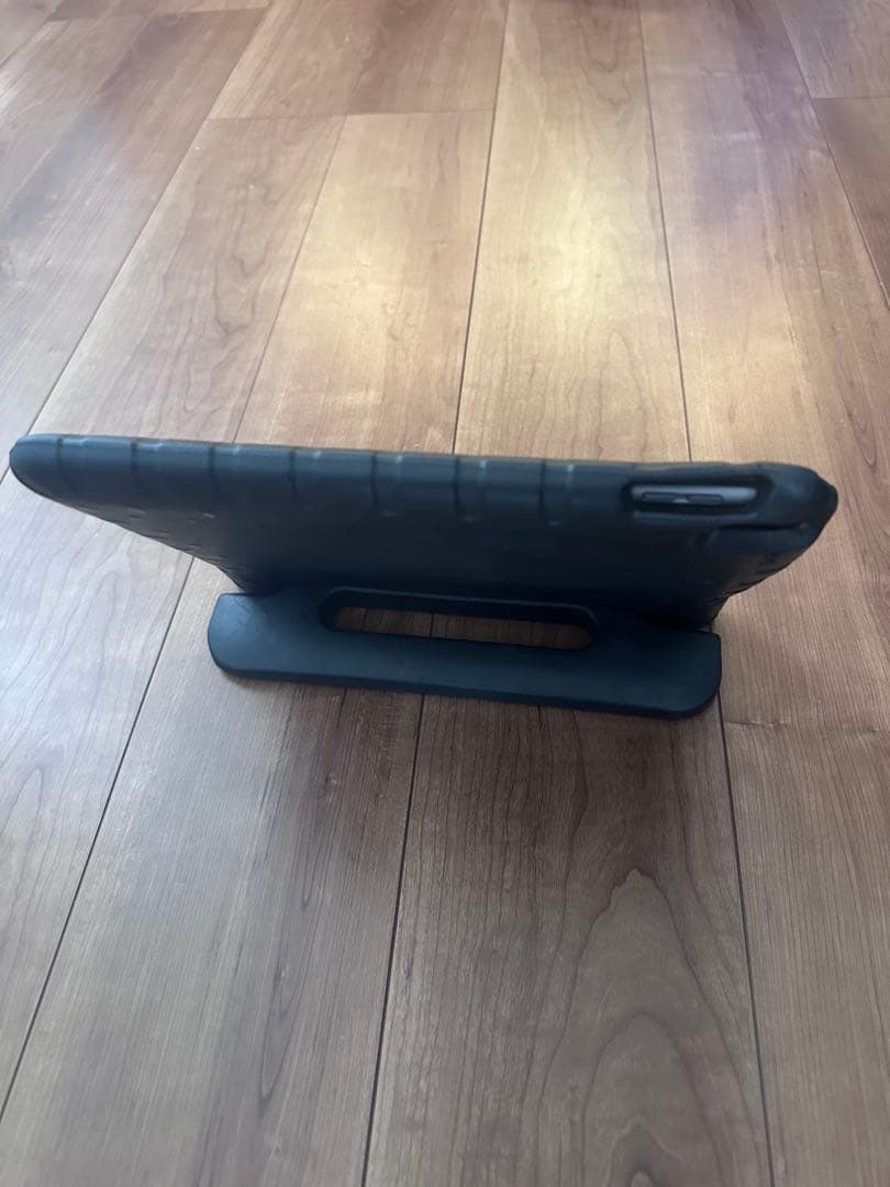 ブラック iPad 本体　第9世代　スタンド付きケース