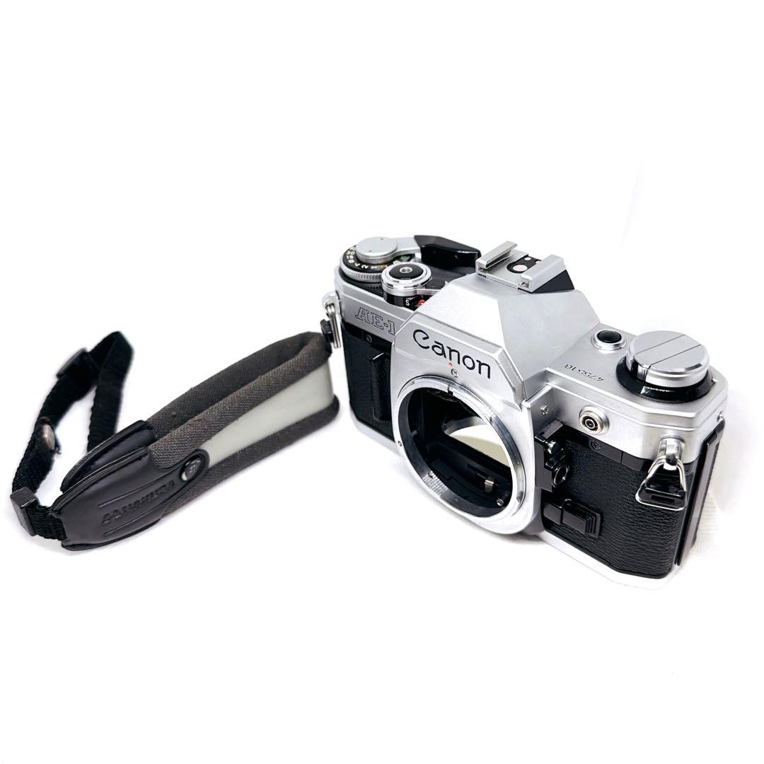 【極上品】 CANON AE-1 シルバー フィルムカメラ　ストラップ付 完動品
