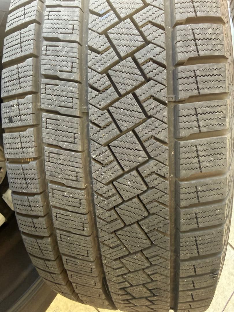 メルセデスベンツ GLB スタッドレスタイヤセット　235/55R18 バリ溝