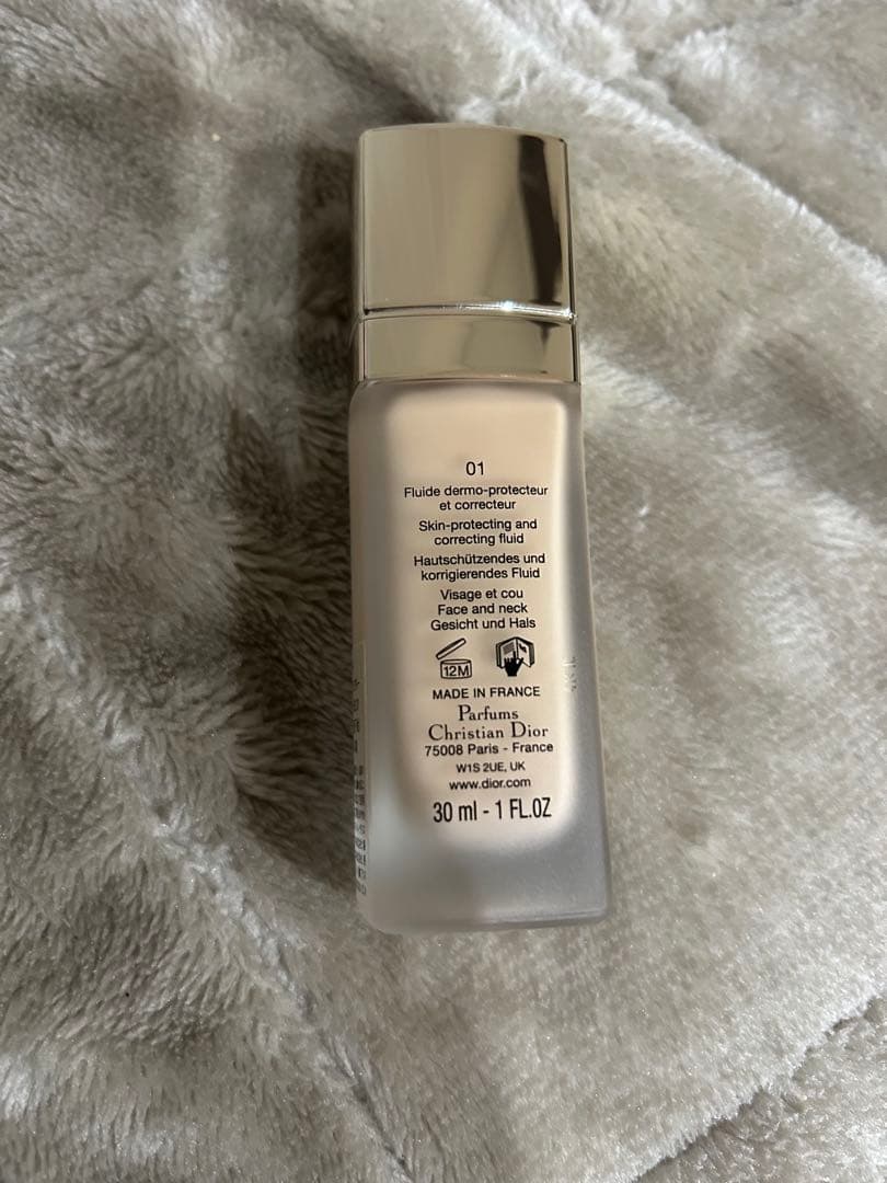 ディオール プレステージホワイト ルプロテクターUVルミエールBB01