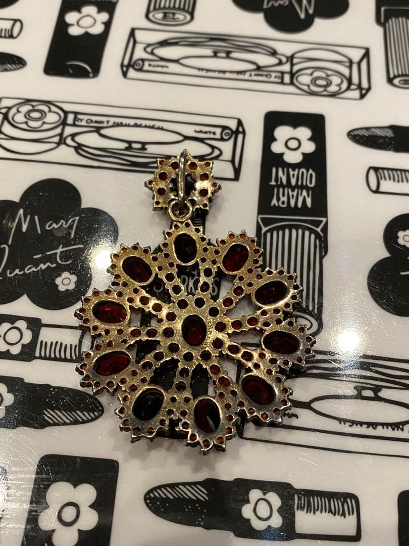 ドイツ製　ボヘミアンガーネット　ネックレストップ