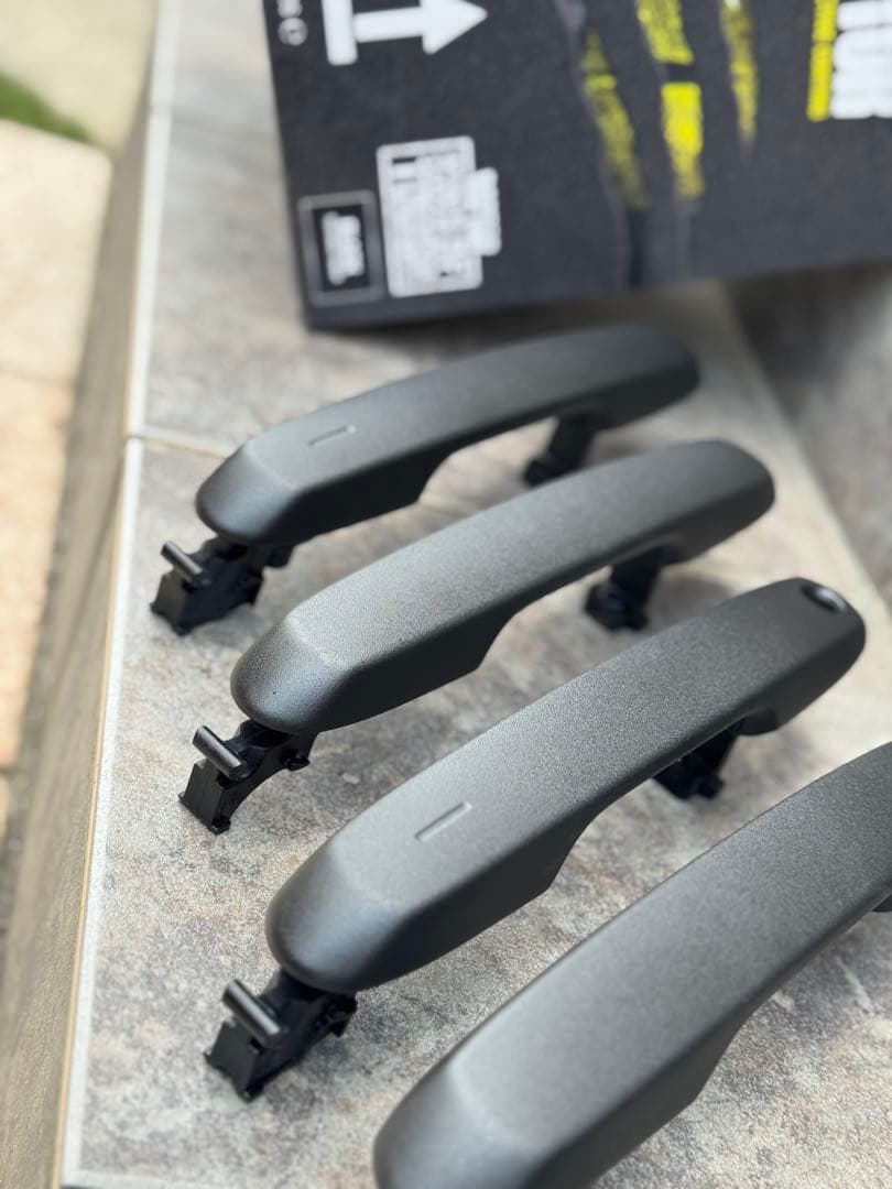 ②ランドクルーザー250 カウルトップ　グリル　ドアハンドル　ラプターライナー