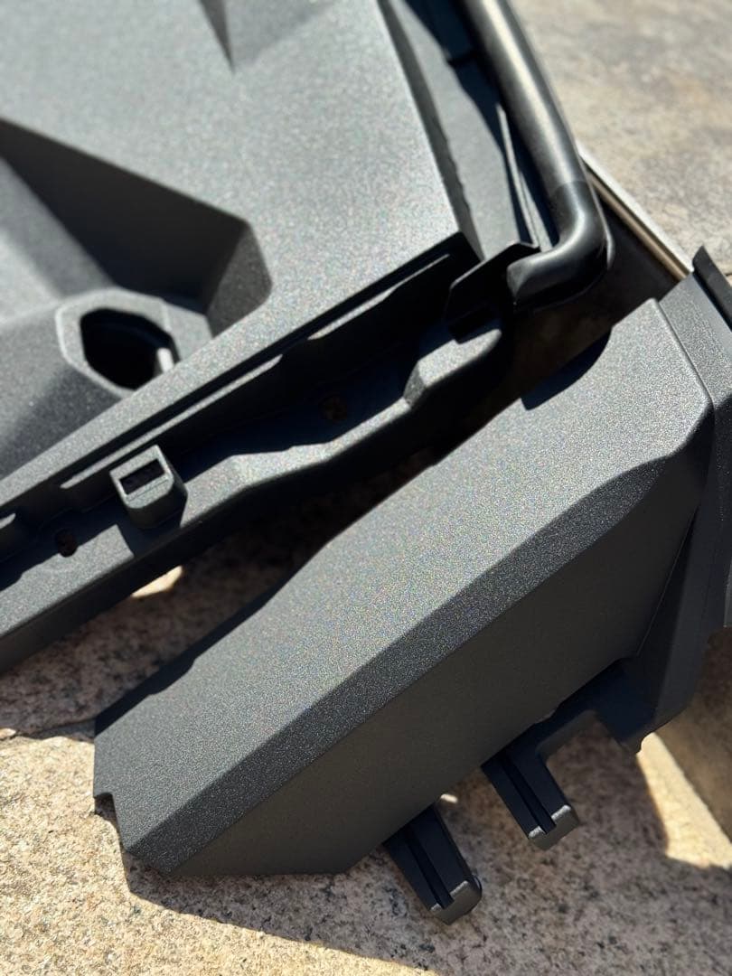 ②ランドクルーザー250 カウルトップ　グリル　ドアハンドル　ラプターライナー