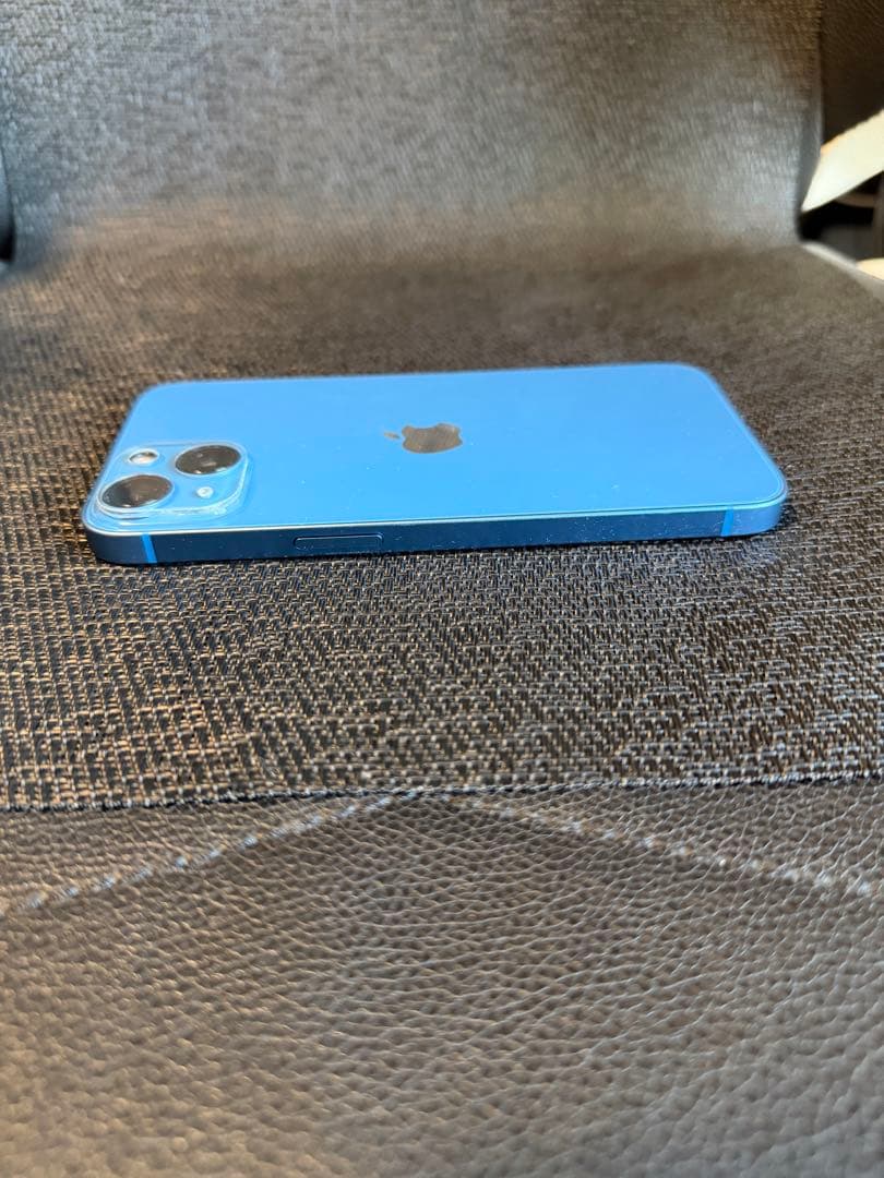 Apple iPhone 13 256GB ブルー　美品　最終値下げ‼️