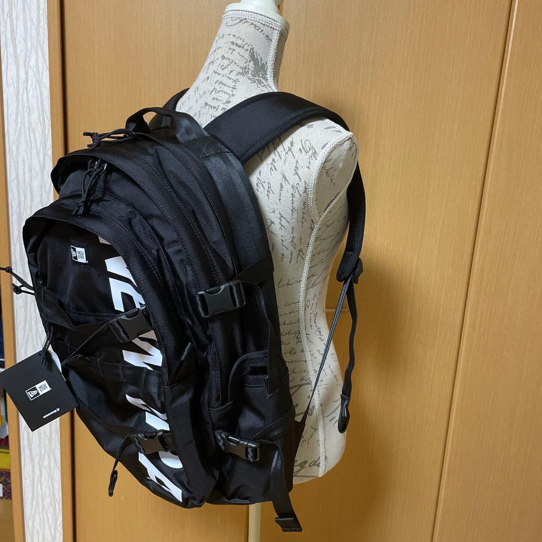 美品　NEW ERA ブラック バックパック