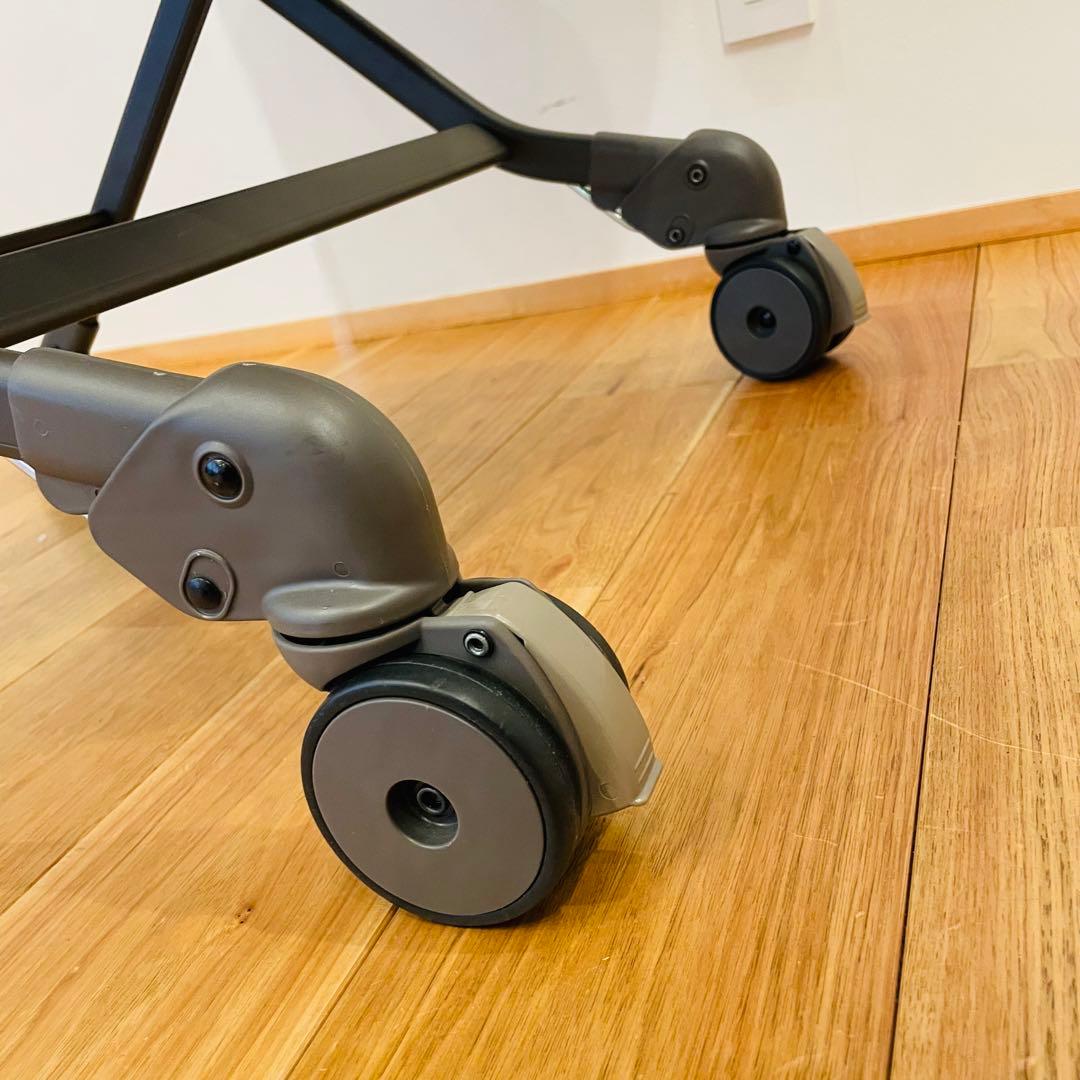 美品 コンビ ネムリラ　AT オートスイング　シンプライト　トイザらス限定モデル