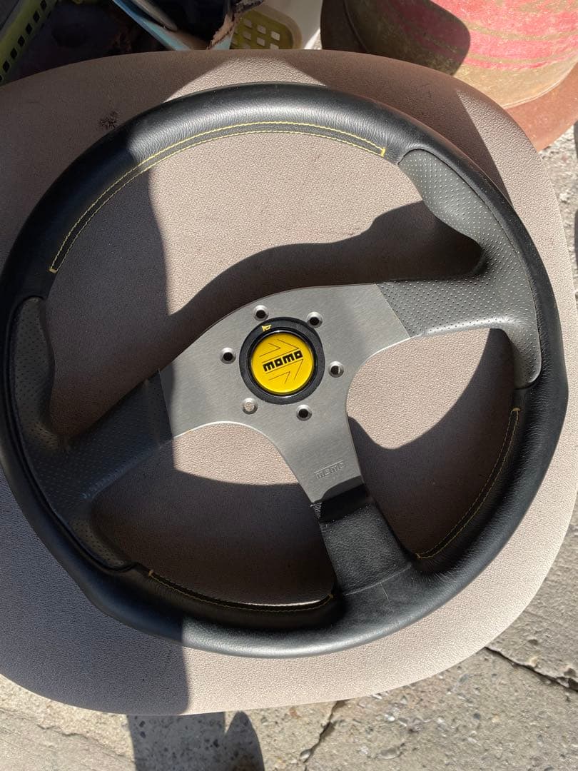 MOMO ステアリング D35 イタリア製