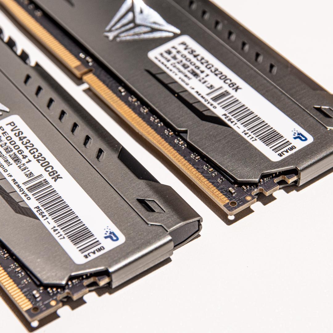 Patriot ViperSteel DDR4 3200MHz 32GB メモリ