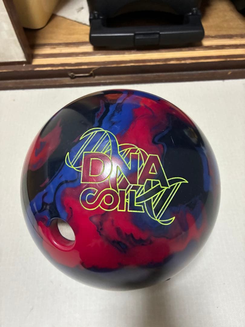 大*け様 【極美品】DNAコイルボウリングボール15ポンド