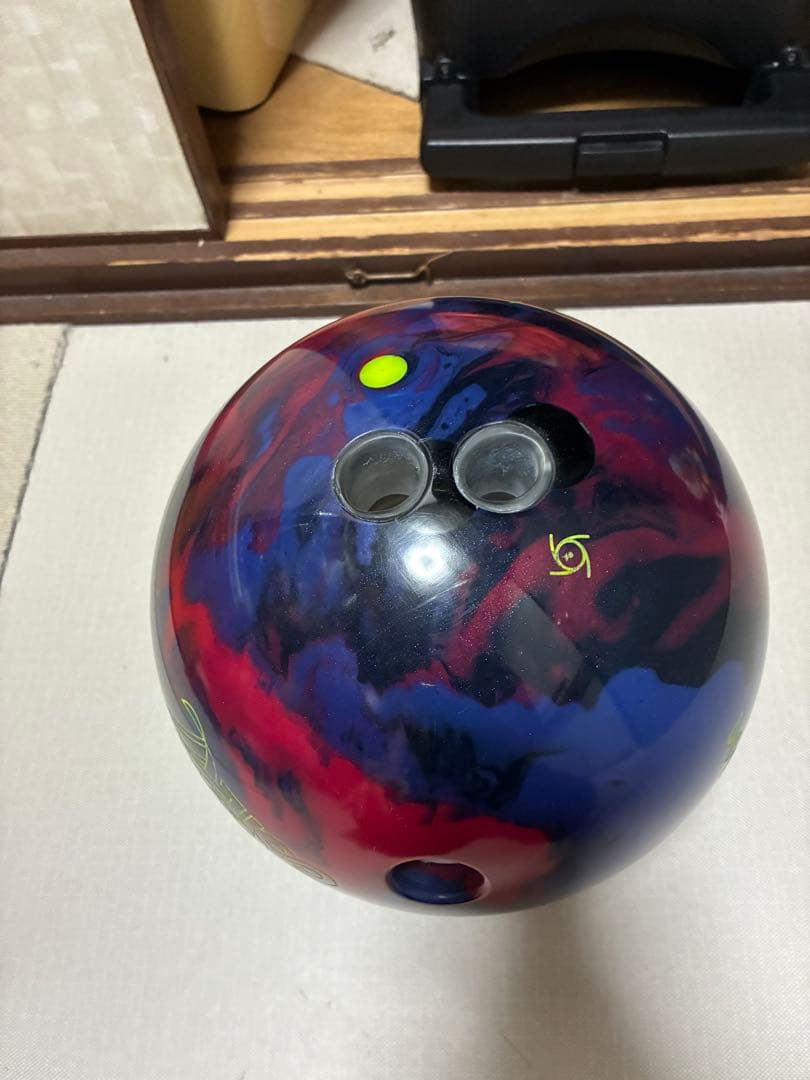 大*け様 【極美品】DNAコイルボウリングボール15ポンド