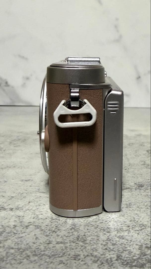 ☘️OLYMPUS PEN E-PL10 ダブルズームキット ☘️カメラがバー付