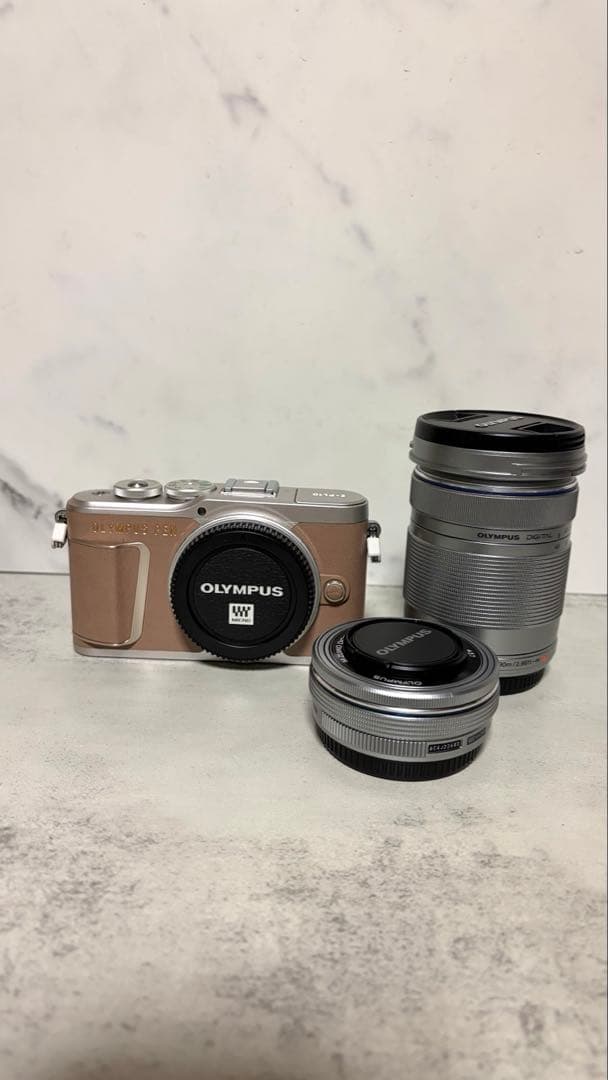 ☘️OLYMPUS PEN E-PL10 ダブルズームキット ☘️カメラがバー付