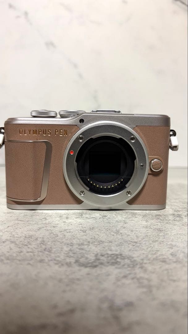 ☘️OLYMPUS PEN E-PL10 ダブルズームキット ☘️カメラがバー付