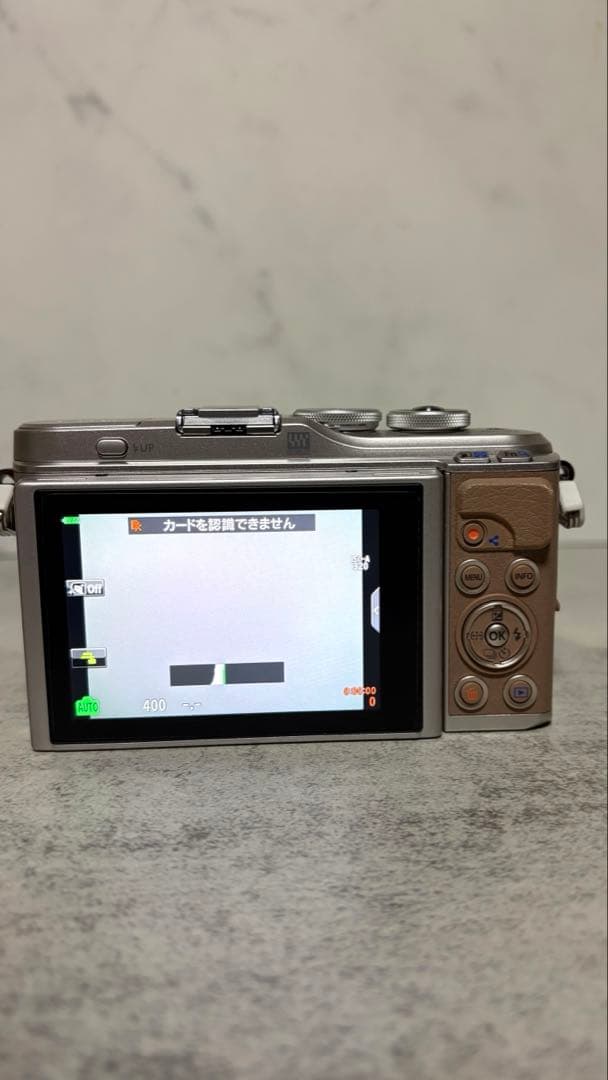 ☘️OLYMPUS PEN E-PL10 ダブルズームキット ☘️カメラがバー付