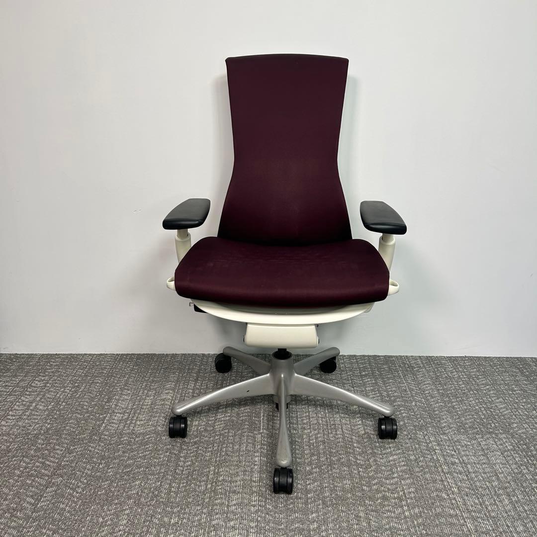 ①エンボディチェア ハーマンミラー ホワイト Embody えんじ色系