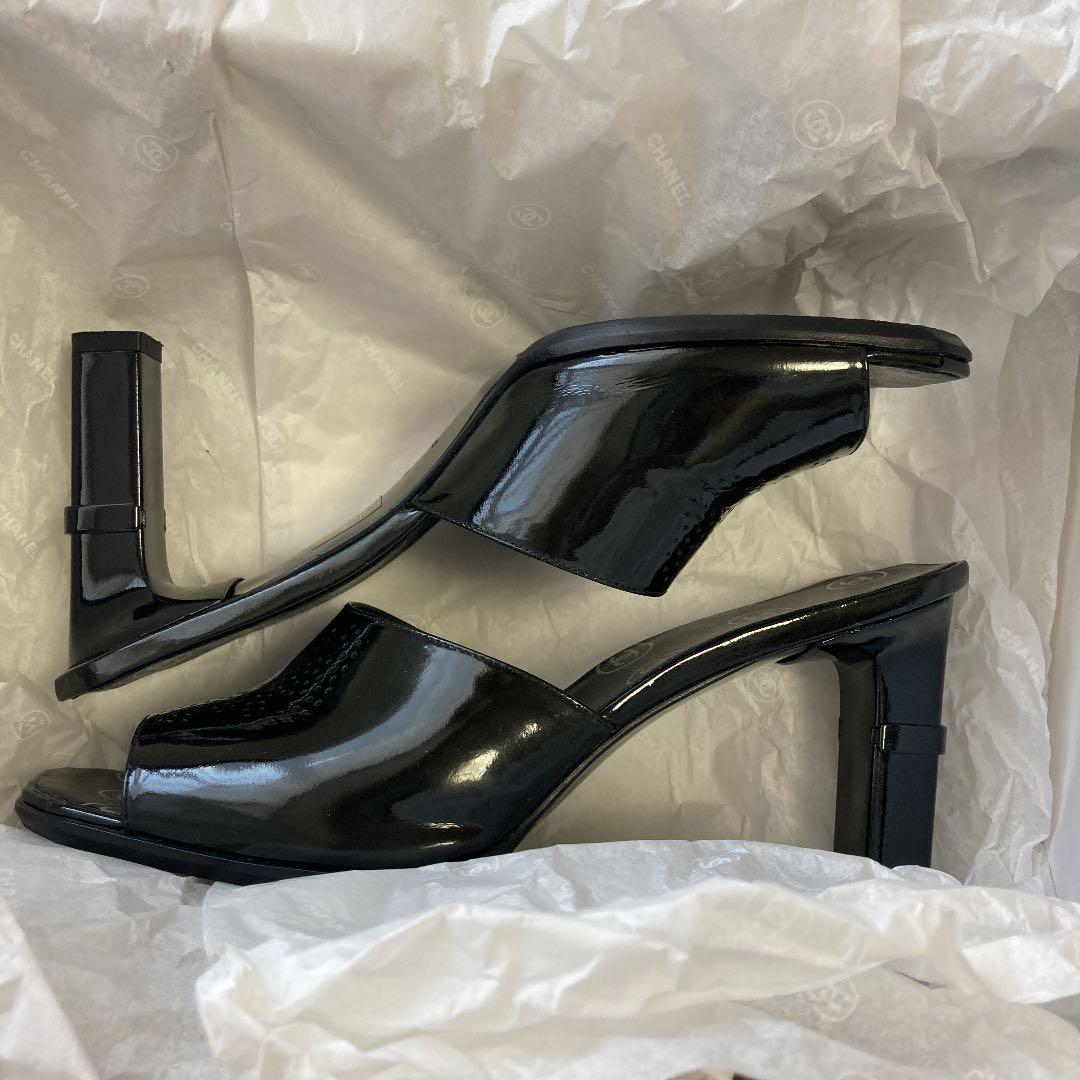 専用です‼️シャネル エナメル サンダル ミュール 黒 23.5