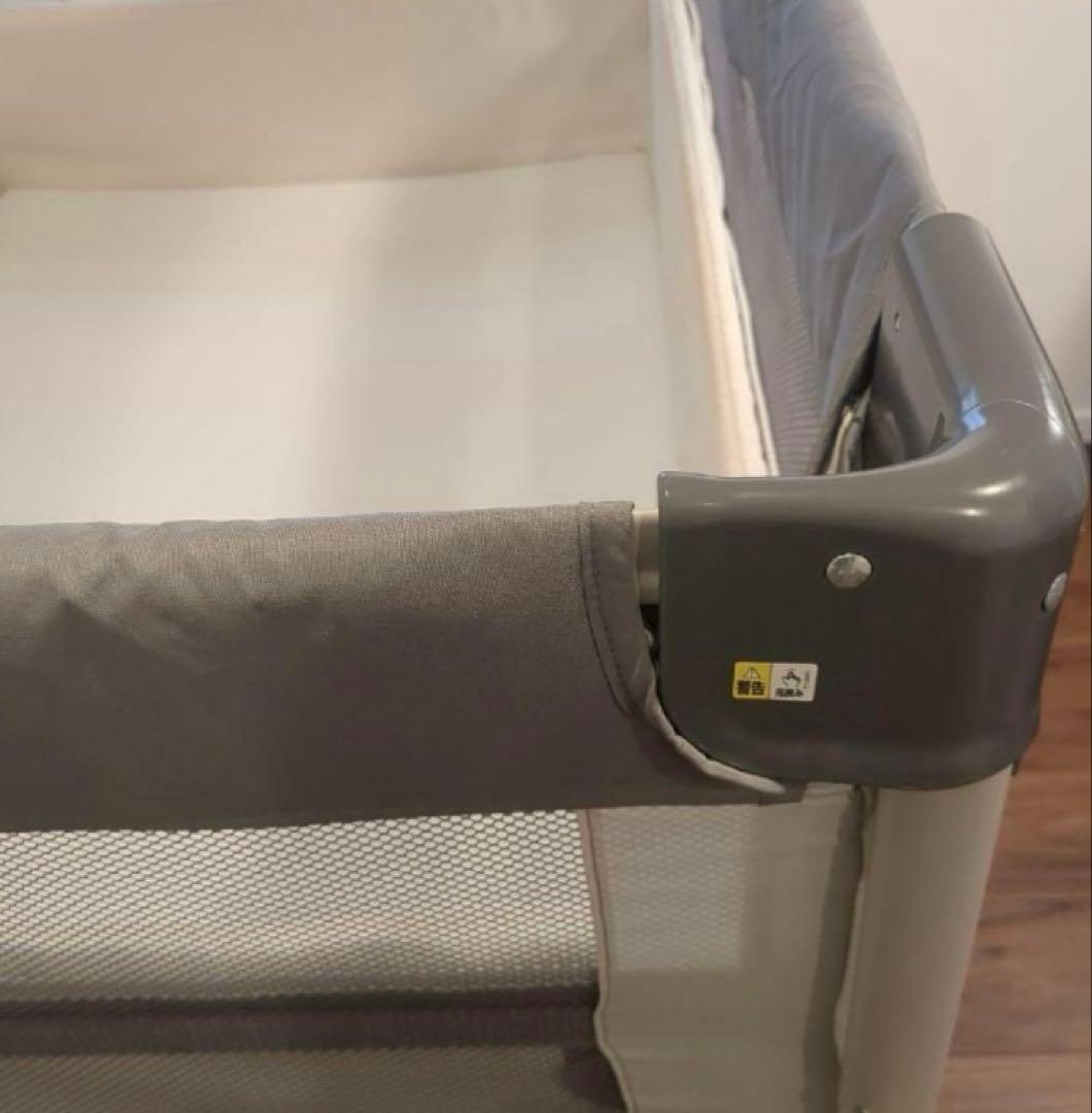 アップリカ　ココネルエアープラス　折りたたみ式ベビーベッド