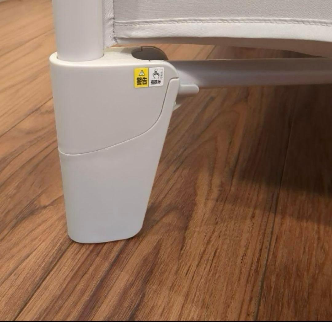 アップリカ　ココネルエアープラス　折りたたみ式ベビーベッド