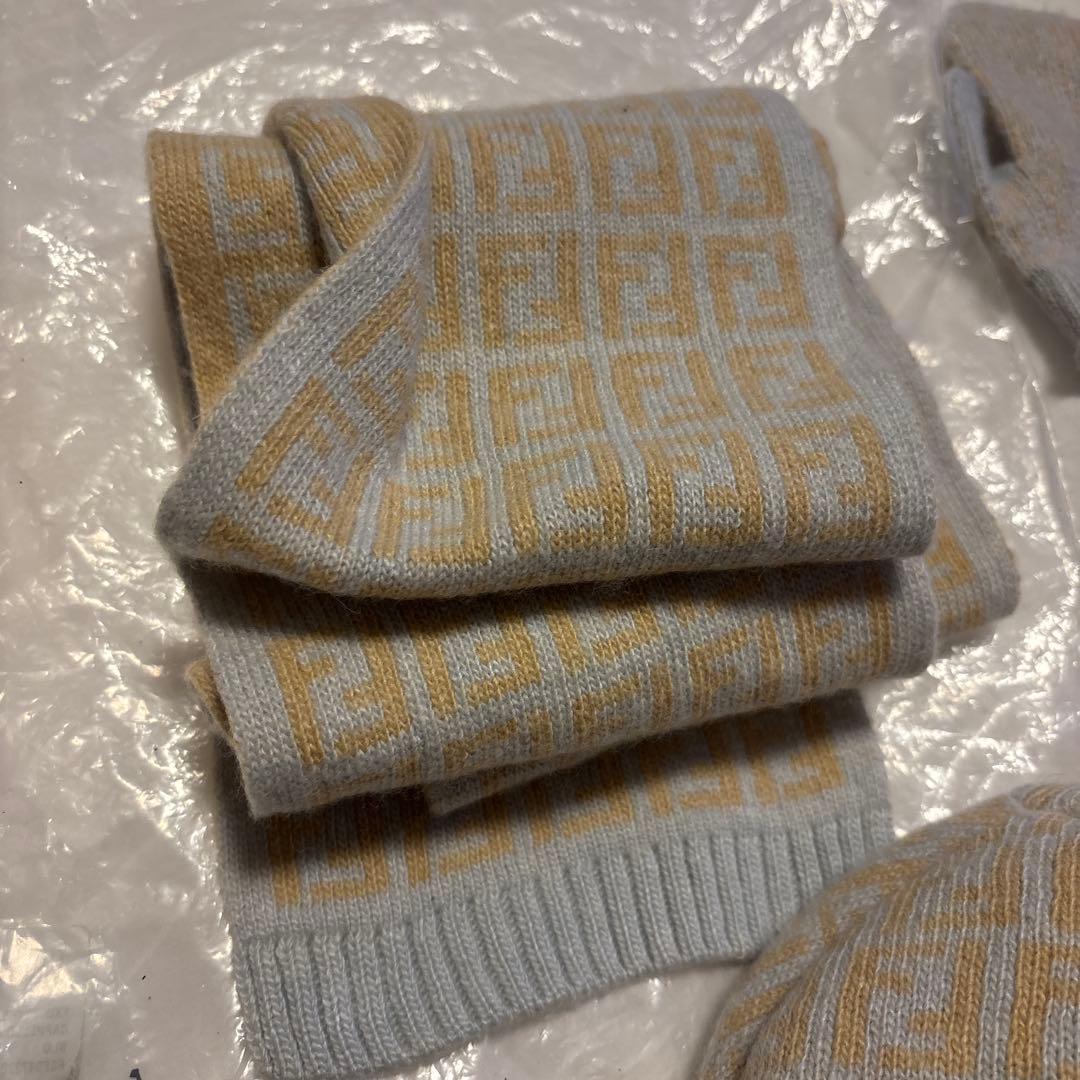FENDI フェンディ　ベビー　マフラー　ニット帽　手袋　セット　水色