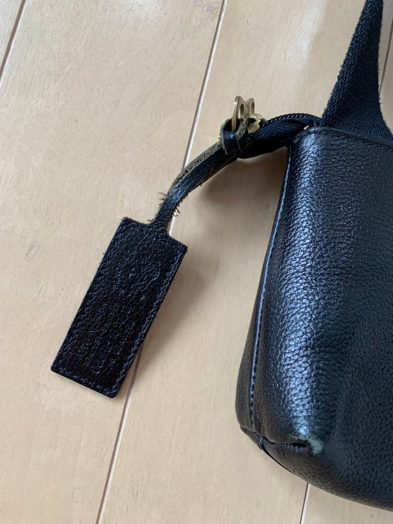 イルビゾンテ　ボディバック