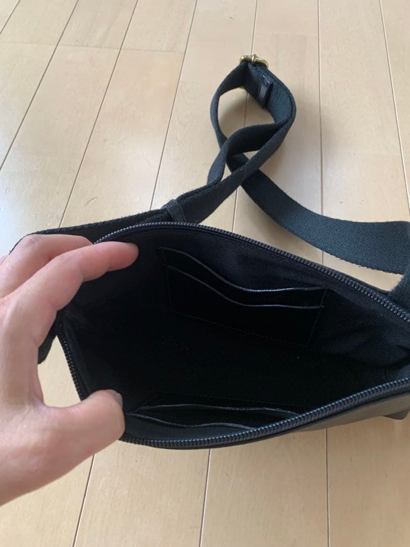 イルビゾンテ　ボディバック