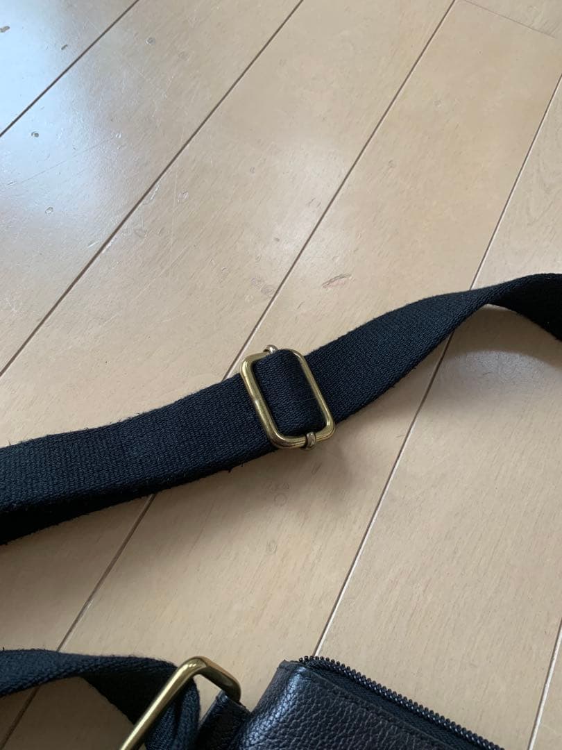 イルビゾンテ　ボディバック