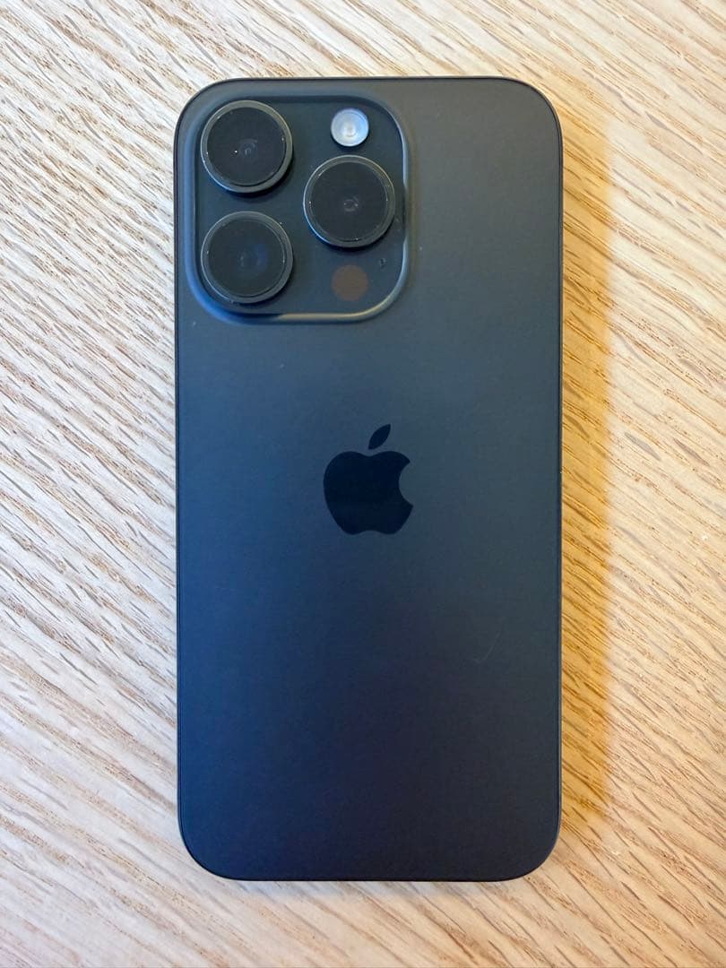 【美品】iPhone 15 Pro 256GB ブラックチタニウム 付属品全有