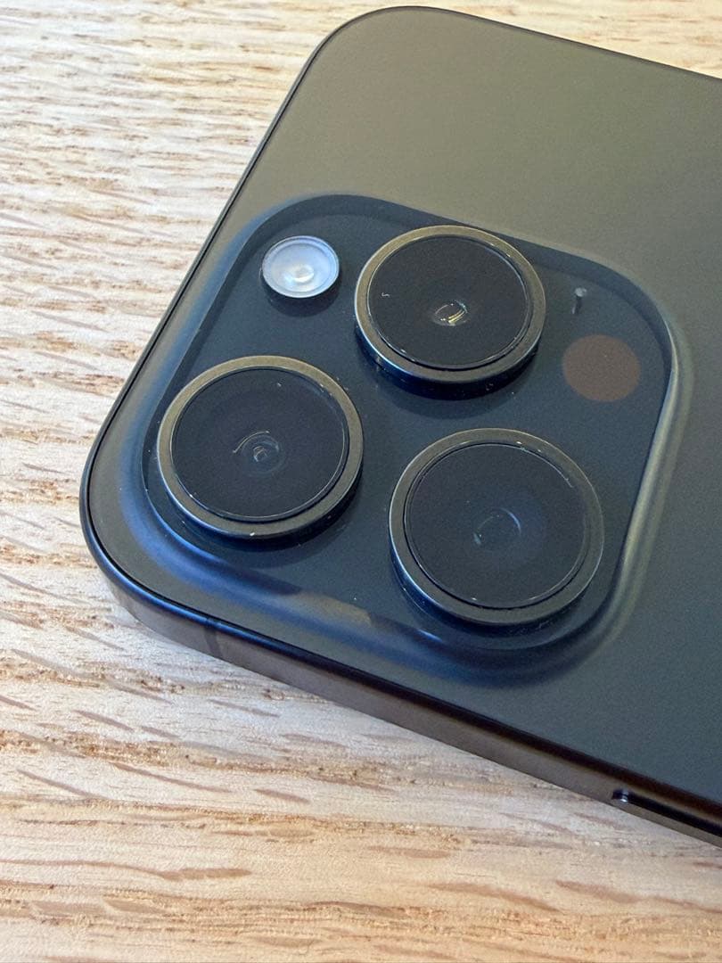 【美品】iPhone 15 Pro 256GB ブラックチタニウム 付属品全有