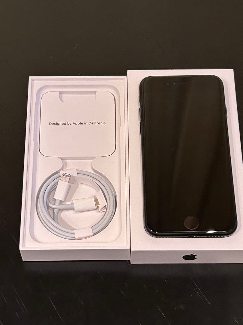 iPhone SE 第二世代 スマートフォン本体 ブラック