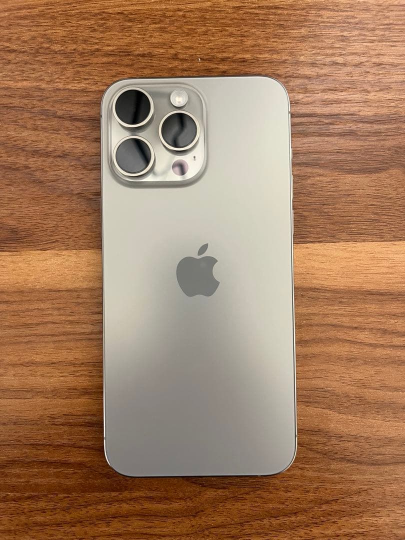 極美品　iPhone 15 Pro Max 256GB ナチュラルチタニウム