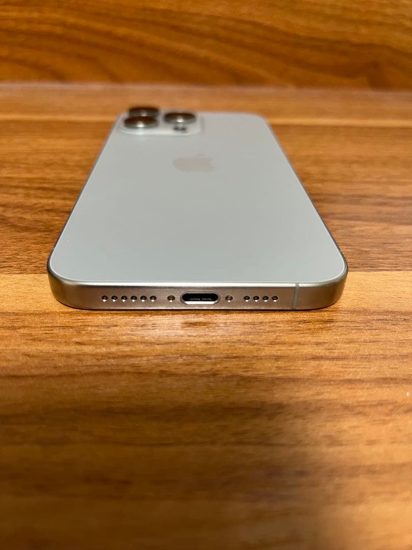 極美品　iPhone 15 Pro Max 256GB ナチュラルチタニウム