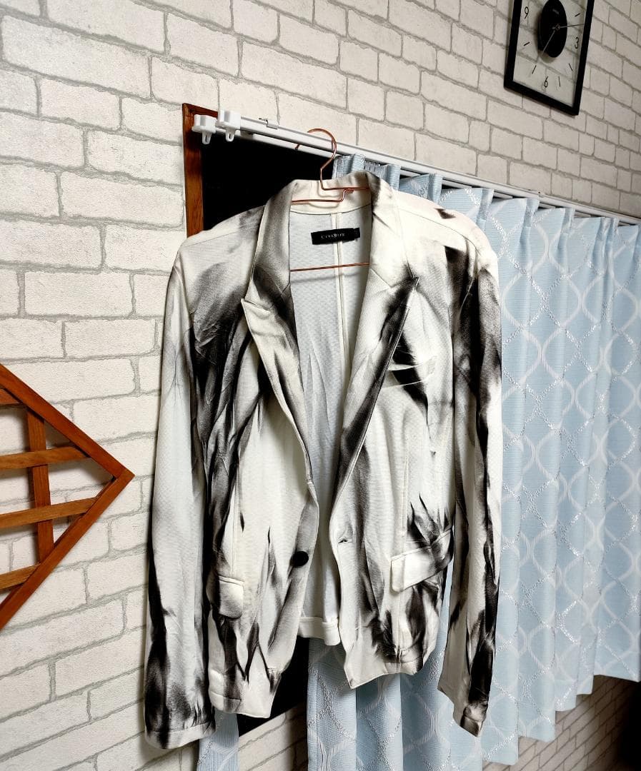 【美品】CIVARIZE モノトーン テーラードジャケット 46 昇華プリント