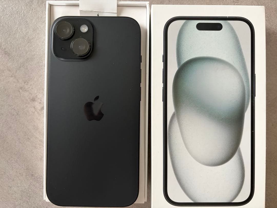 iPhone 15 128GB ブラック　SIMフリー