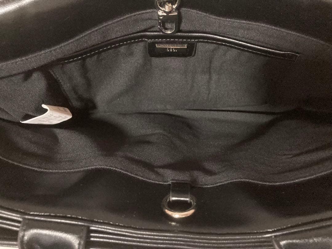 ✨ 状態良好✨OSOI 黒 ハンドバッグ 鍵付き